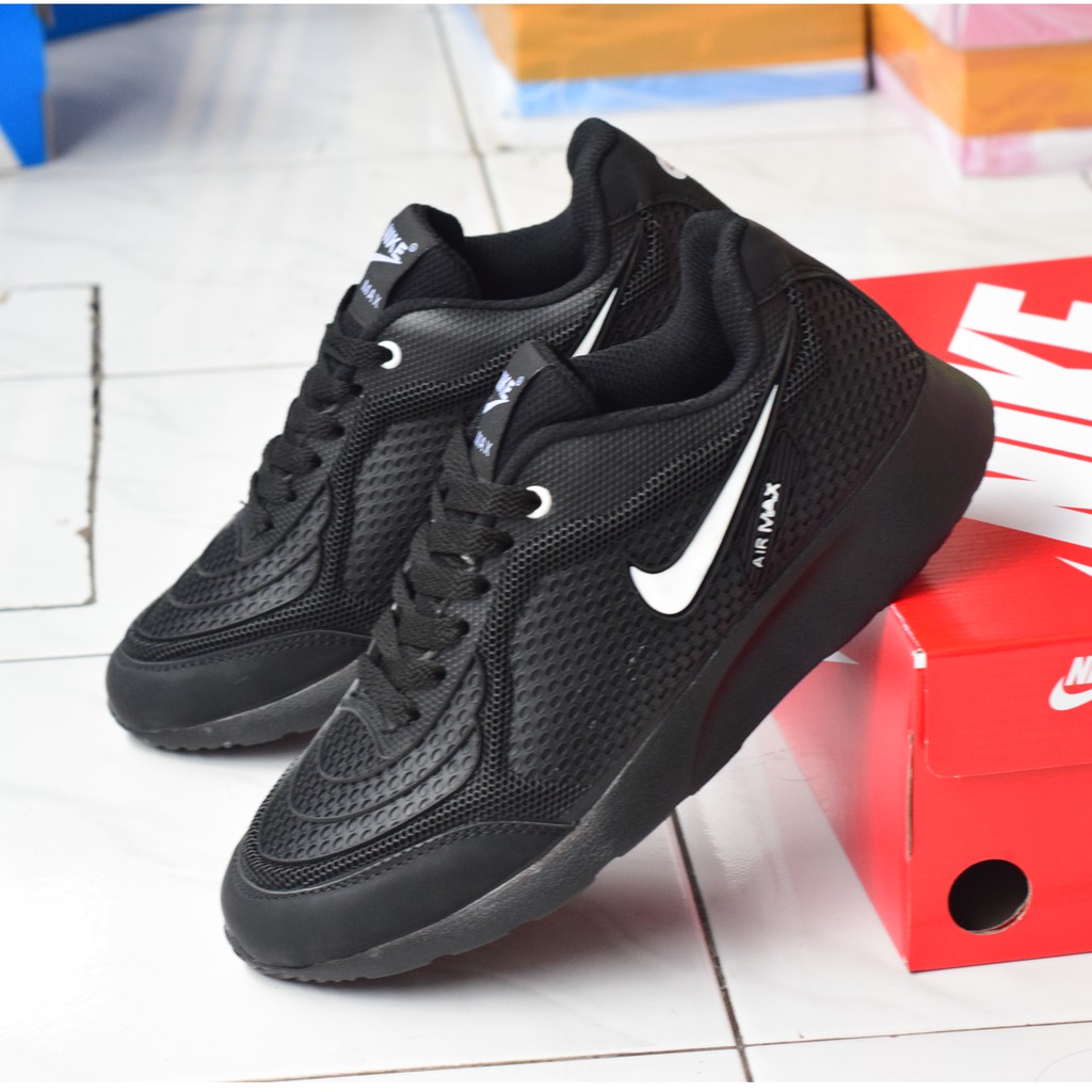Sepatu Nike Warna Hitam Polos - KibrisPDR