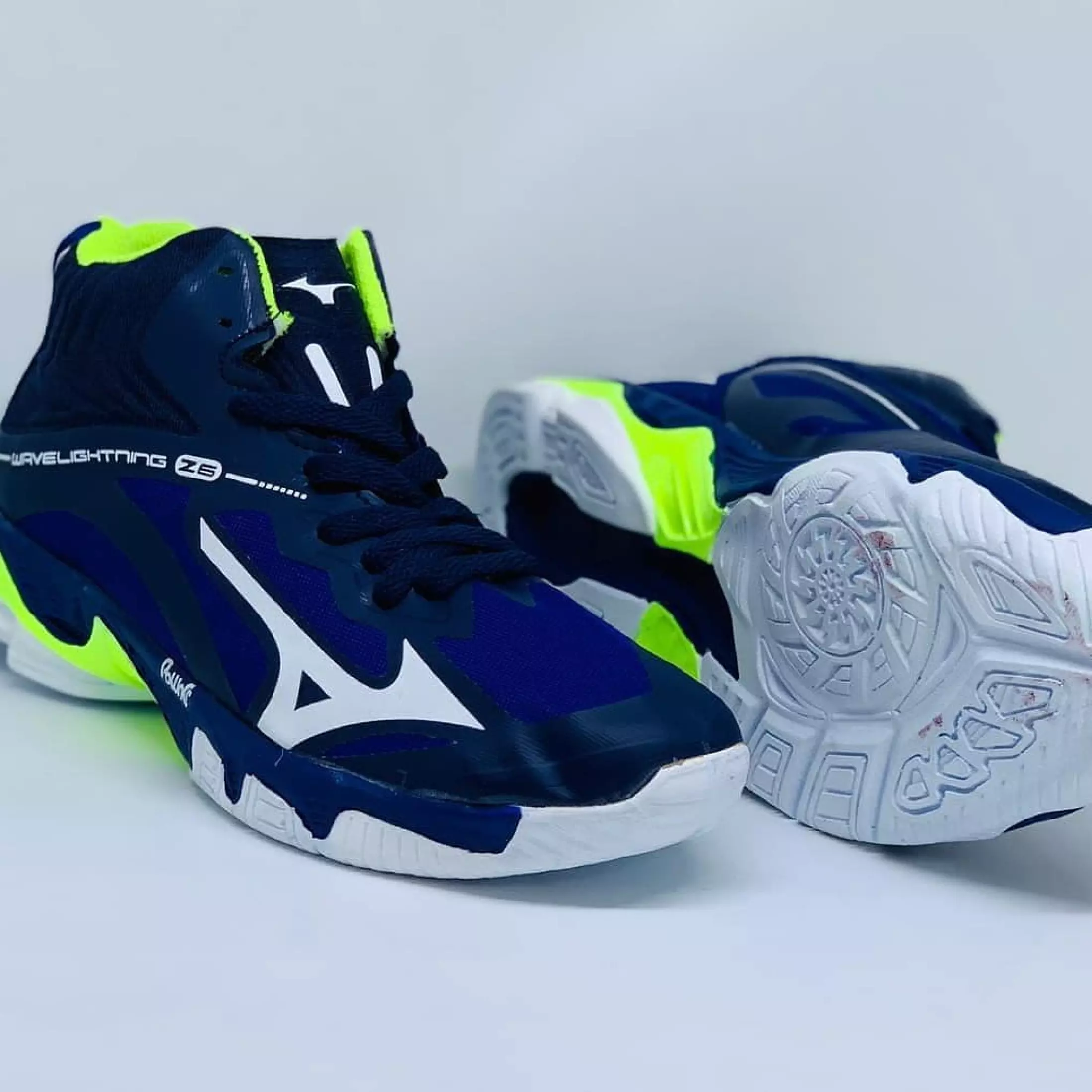 Detail Sepatu Olahraga Mizuno Nomer 13