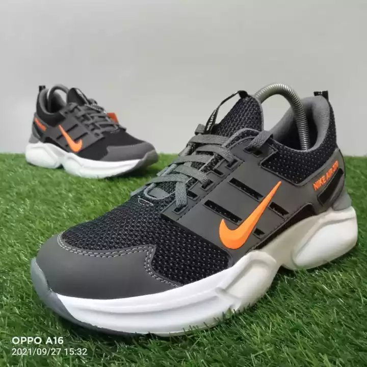 Detail Sepatu Sport Nike Air Max Pria Nomer 45