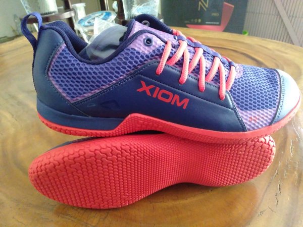 Detail Sepatu Tenis Meja Xiom Nomer 7