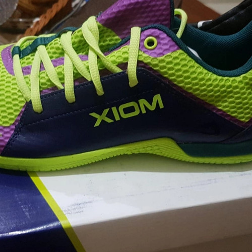 Detail Sepatu Tenis Meja Xiom Nomer 9
