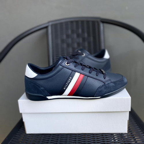 Sepatu Tommy Hilfiger - KibrisPDR