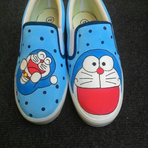 Detail Sepatu Vans Doraemon Nomer 24