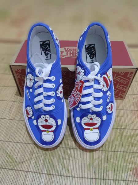 Detail Sepatu Vans Doraemon Nomer 7