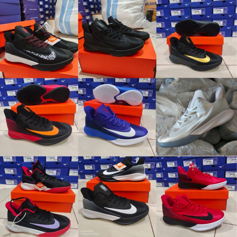 Detail Sepatu Volly Nike Nomer 4