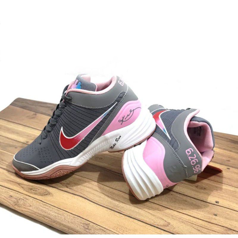 Detail Sepatu Volly Nike Nomer 46