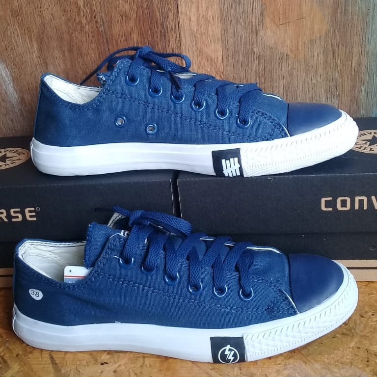 Detail Sepatu Warna Biru Nomer 15