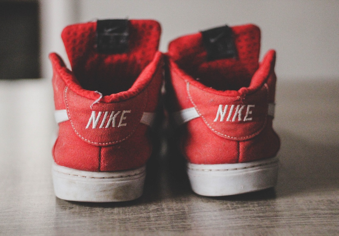 Detail Sepatu Warna Merah Nomer 21