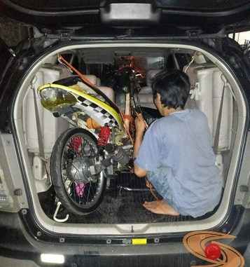 Detail Sepeda Motor Mobil Nomer 38