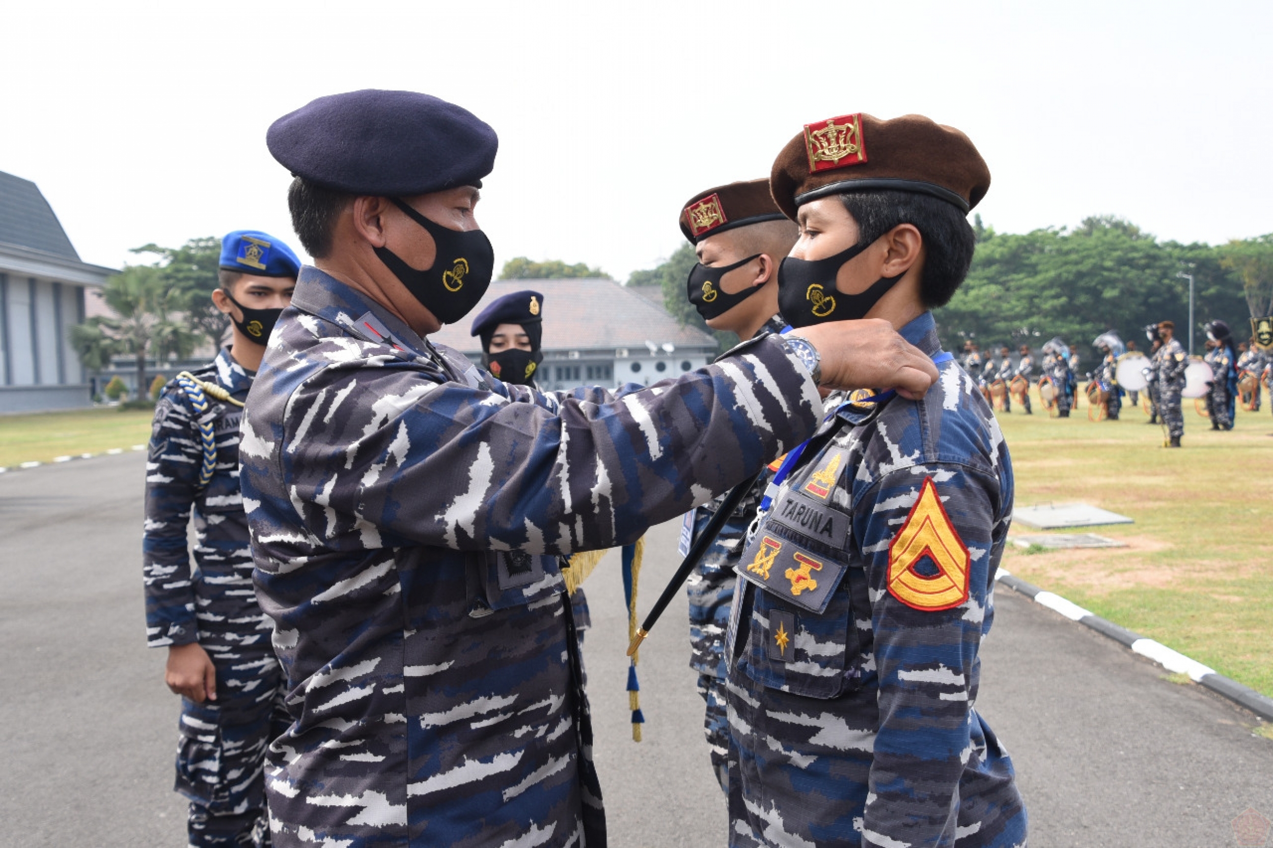 Detail Seragam Akademi Angkatan Laut Nomer 27