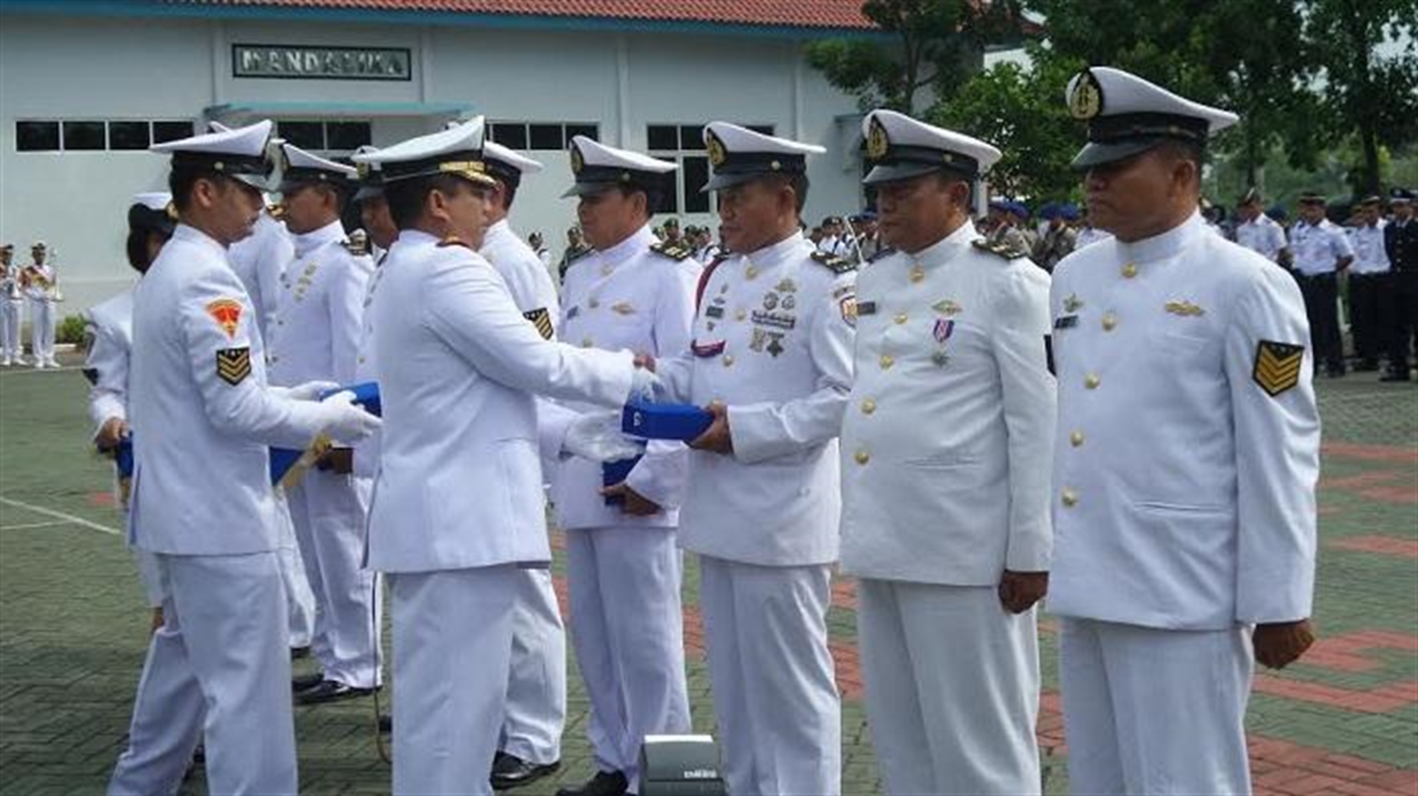 Detail Seragam Angkatan Laut Indonesia Nomer 12