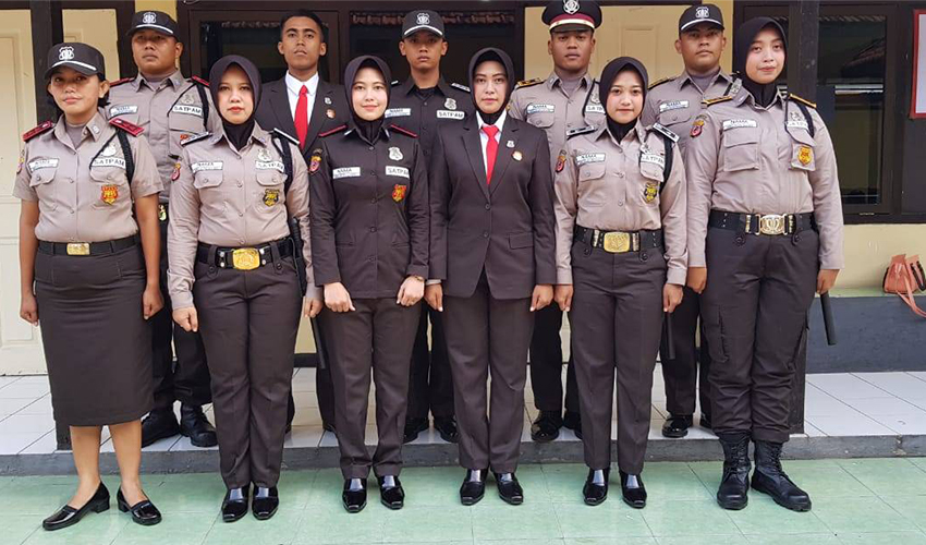 Seragam Polisi Malaysia - KibrisPDR