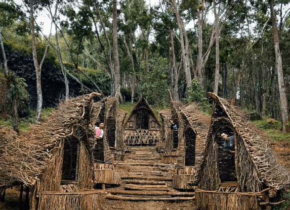 Detail Seribu Batu Rumah Hobbit Nomer 3