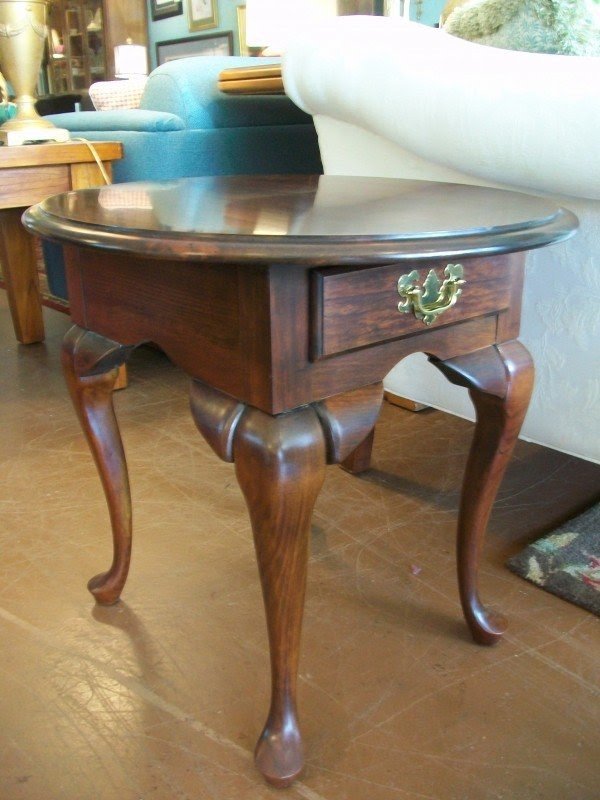 Detail Walnut Cherry Navigator Coffee Table Nomer 35