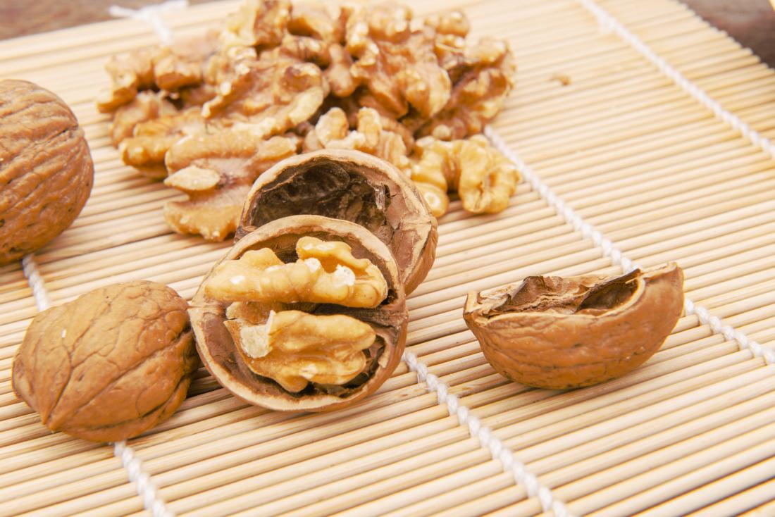 Detail Walnuts Pictures Nomer 2
