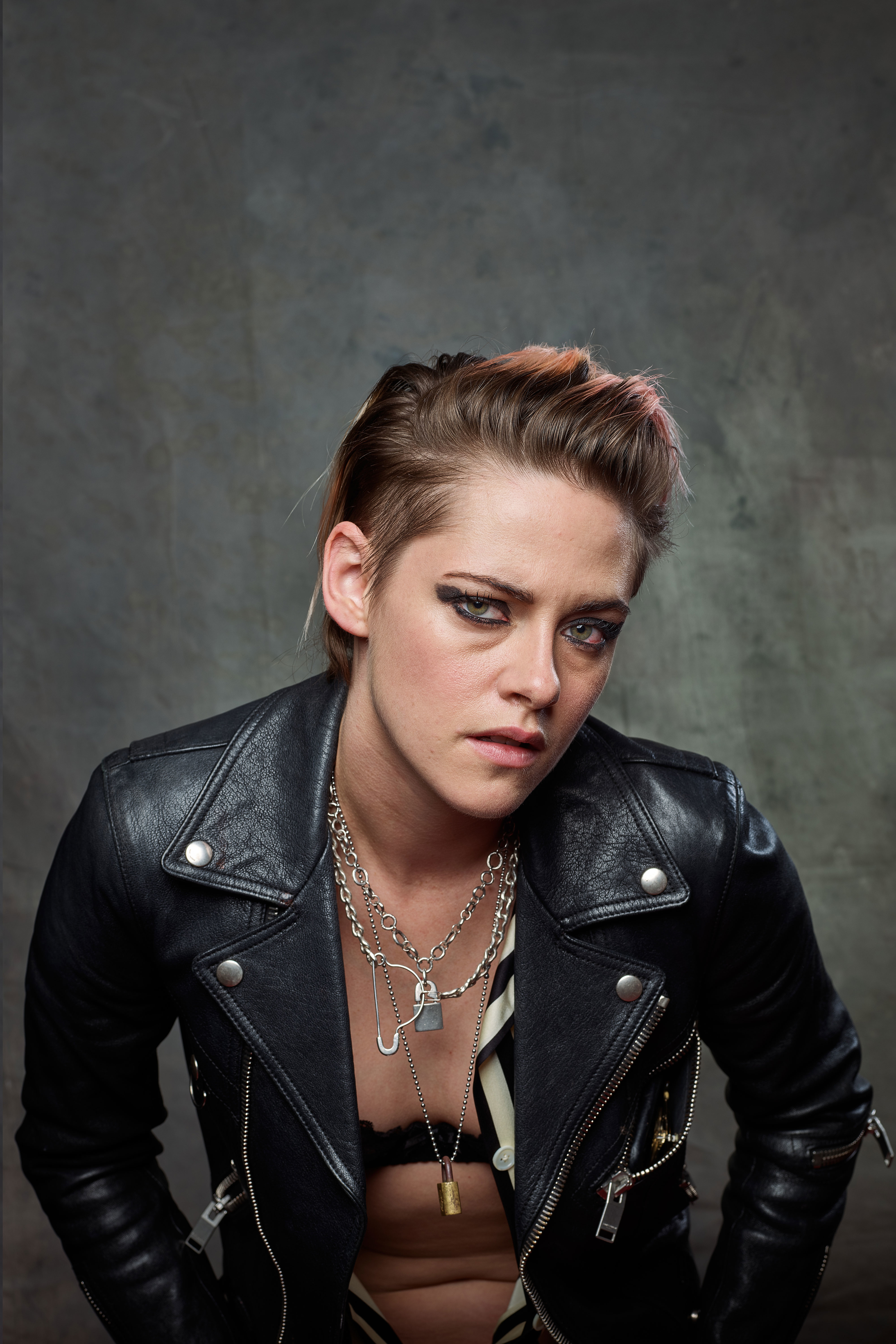 Detail Walpaper Kristen Nomer 43