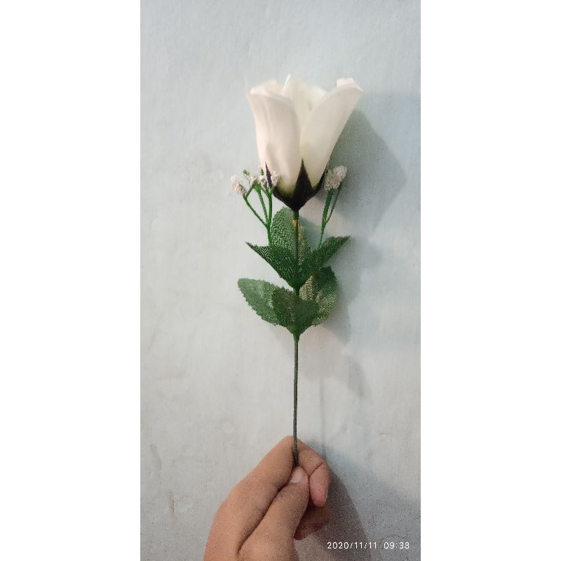 Detail Setangkai Bunga Mawar Dari Pacar Nomer 38