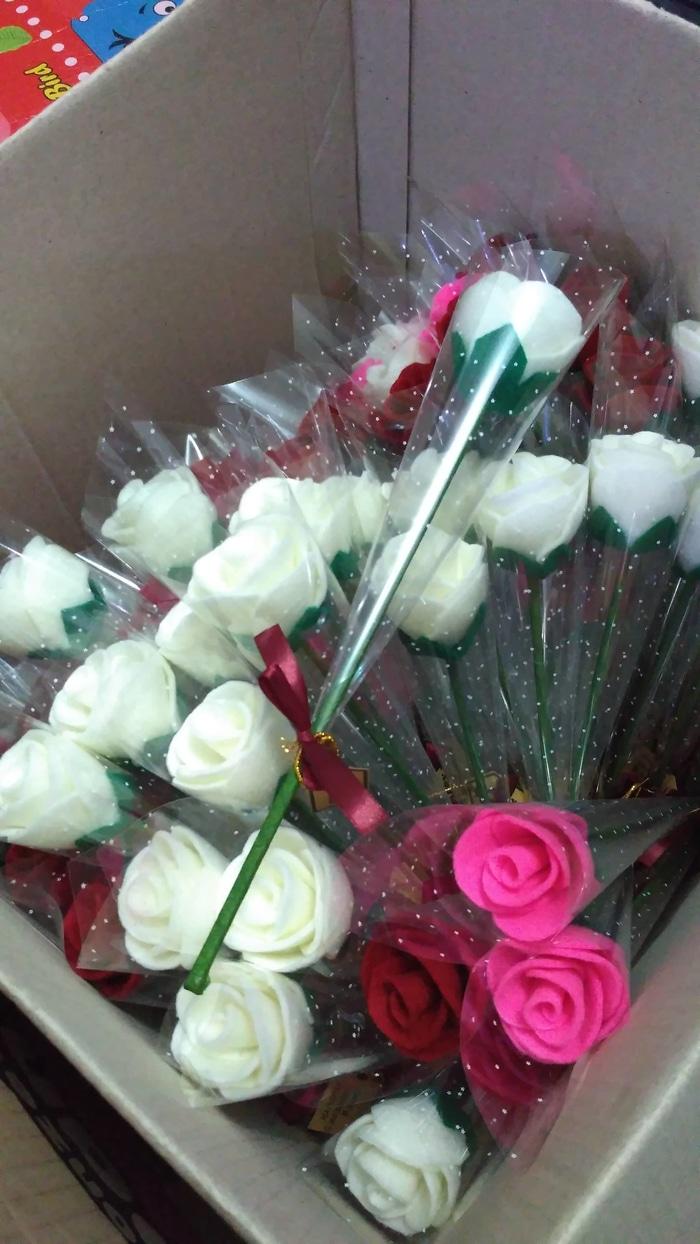 Detail Setangkai Bunga Mawar Dari Pacar Nomer 47