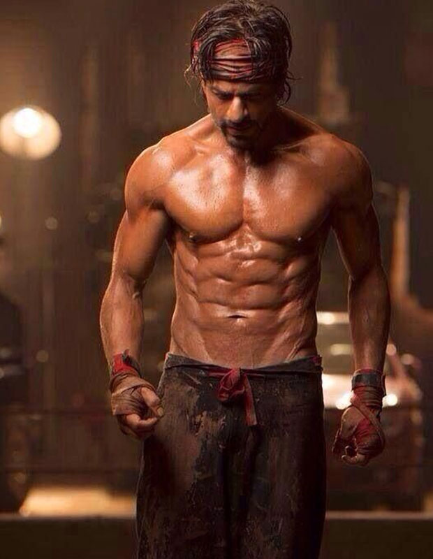 Detail Shahrukh Khan Six Pack Nomer 10