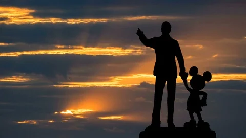 Detail Walt And Mickey Statue Silhouette Nomer 27