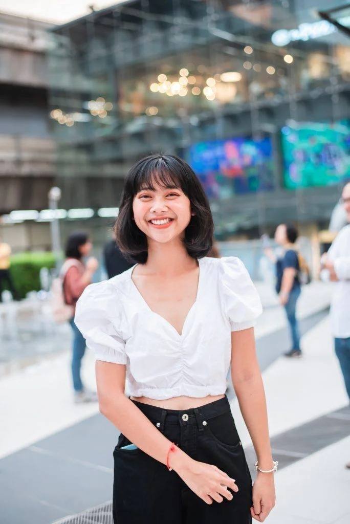 Detail Wanita Berambut Pendek Nomer 16
