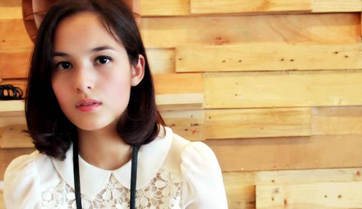 Detail Wanita Berambut Pendek Nomer 26
