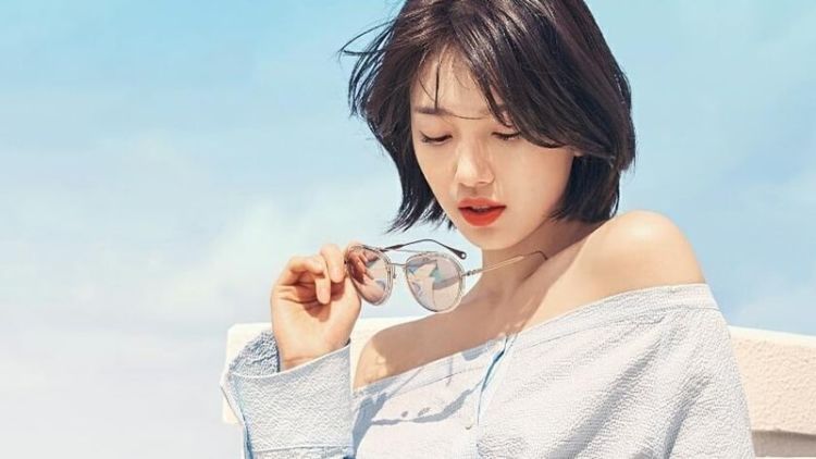 Detail Wanita Berambut Pendek Nomer 27