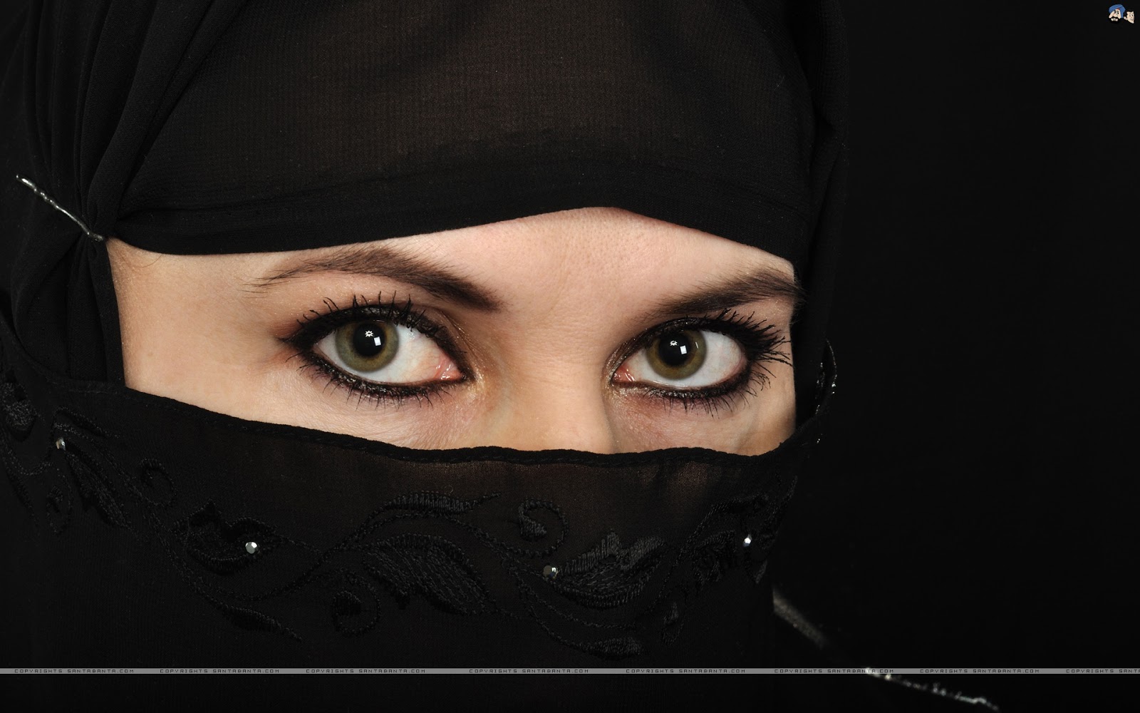 Detail Wanita Bercadar Arab Nomer 31