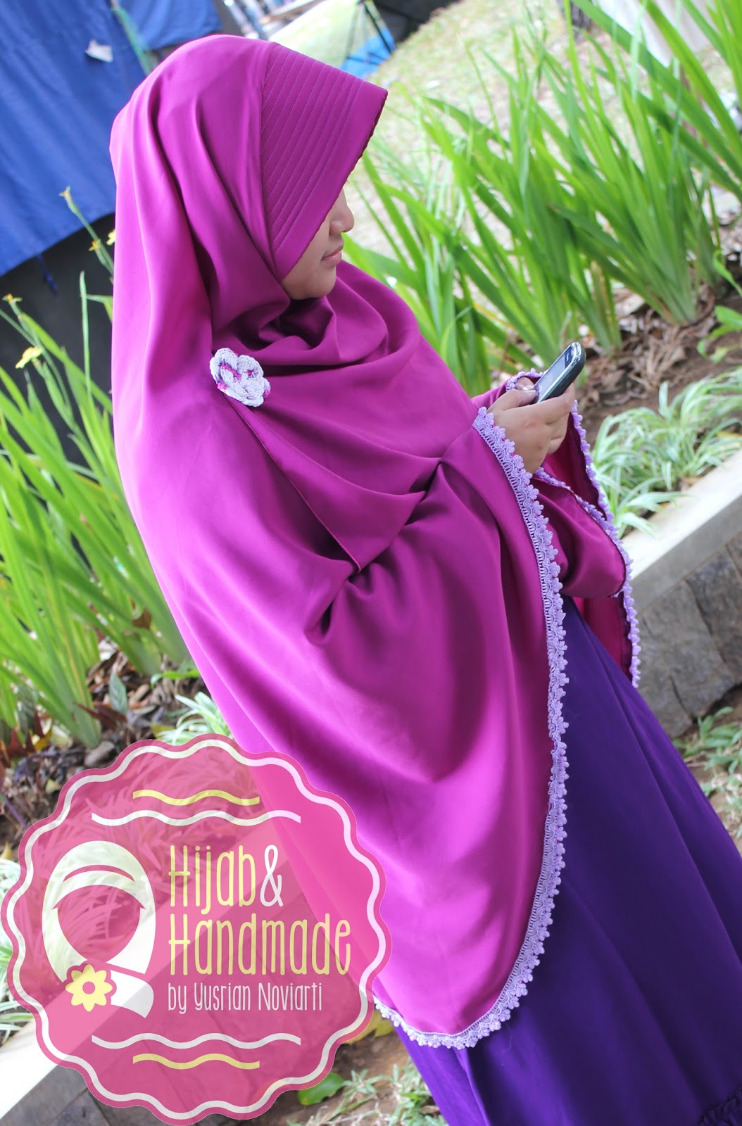 Detail Wanita Berhijab Syar I Dari Samping Nomer 18