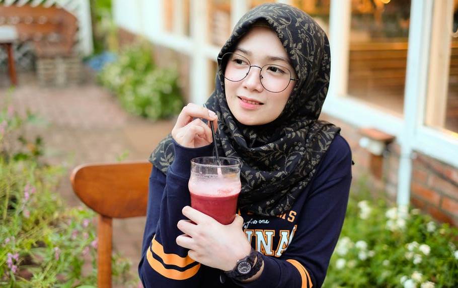 Detail Wanita Berjilbab Cantik Nomer 26