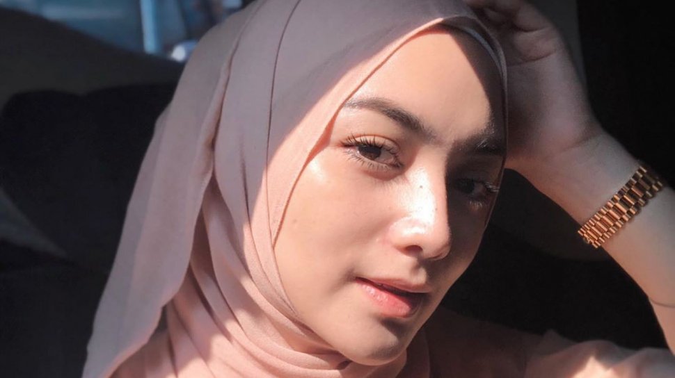 Detail Wanita Berjilbab Tercantik Di Indonesia Nomer 6