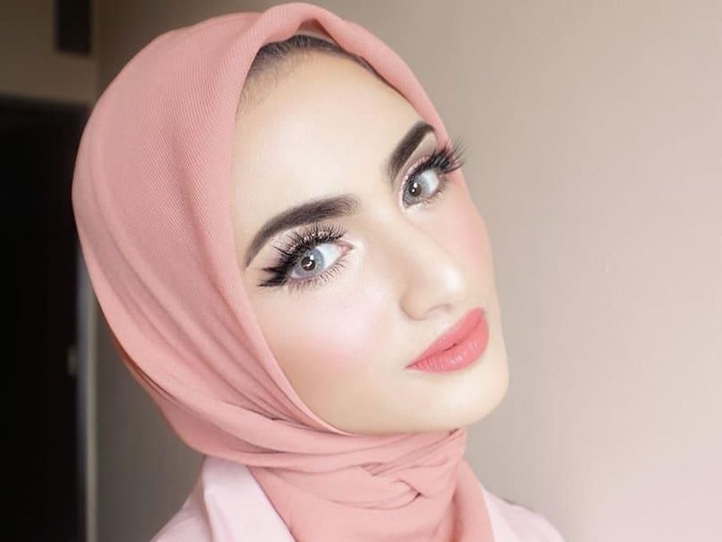 Detail Wanita Cantik Arab Nomer 6