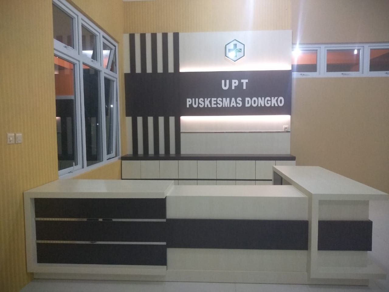 Detail Backdrop Klinik Nomer 3