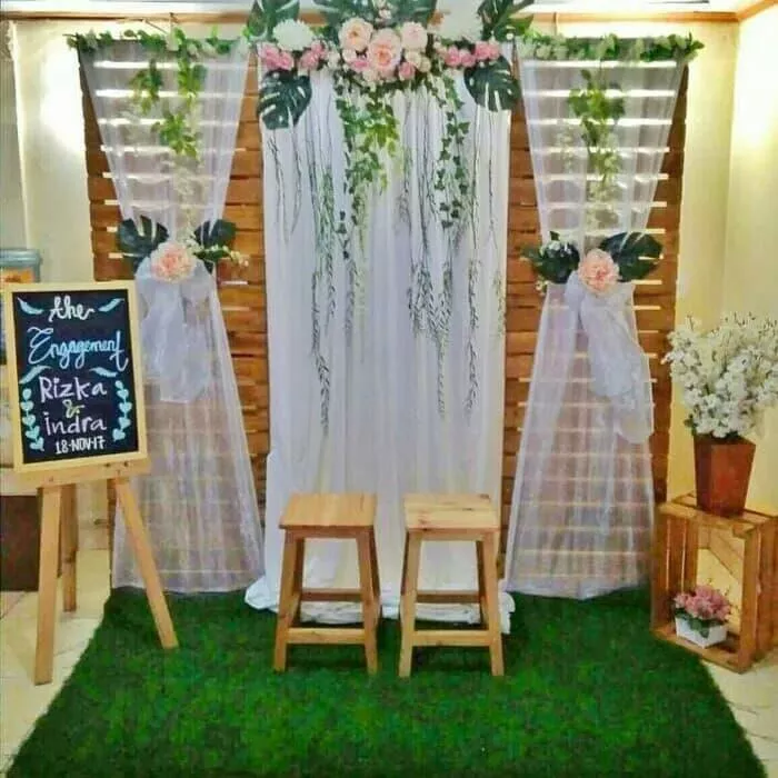 Detail Backdrop Wedding Kayu Nomer 5