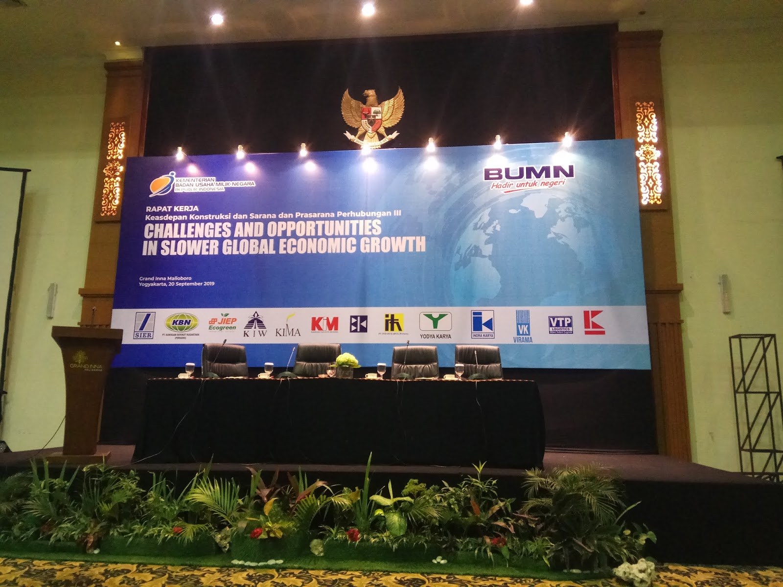 Detail Background Acara Resmi Nomer 54