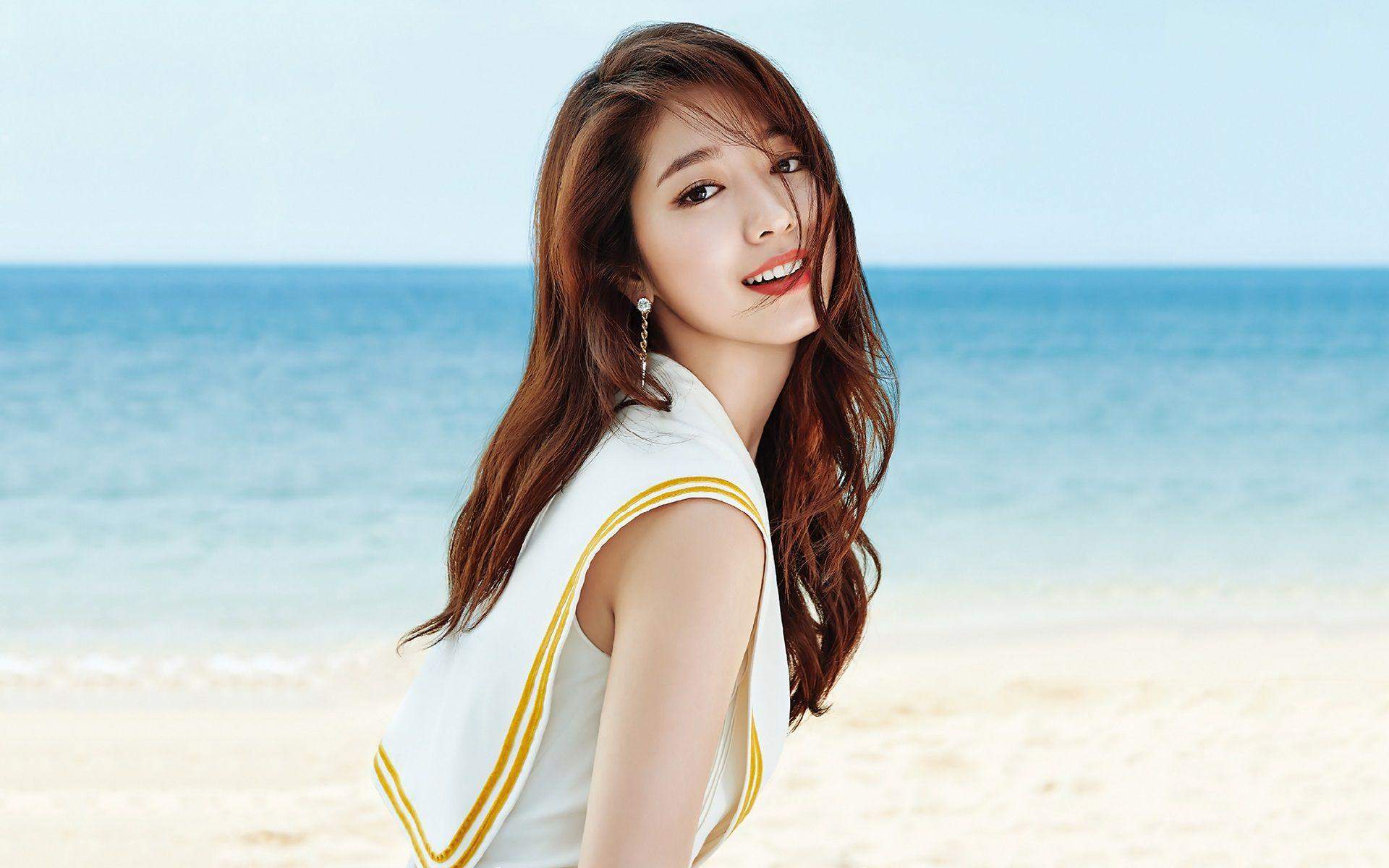 Background Artis - KibrisPDR
