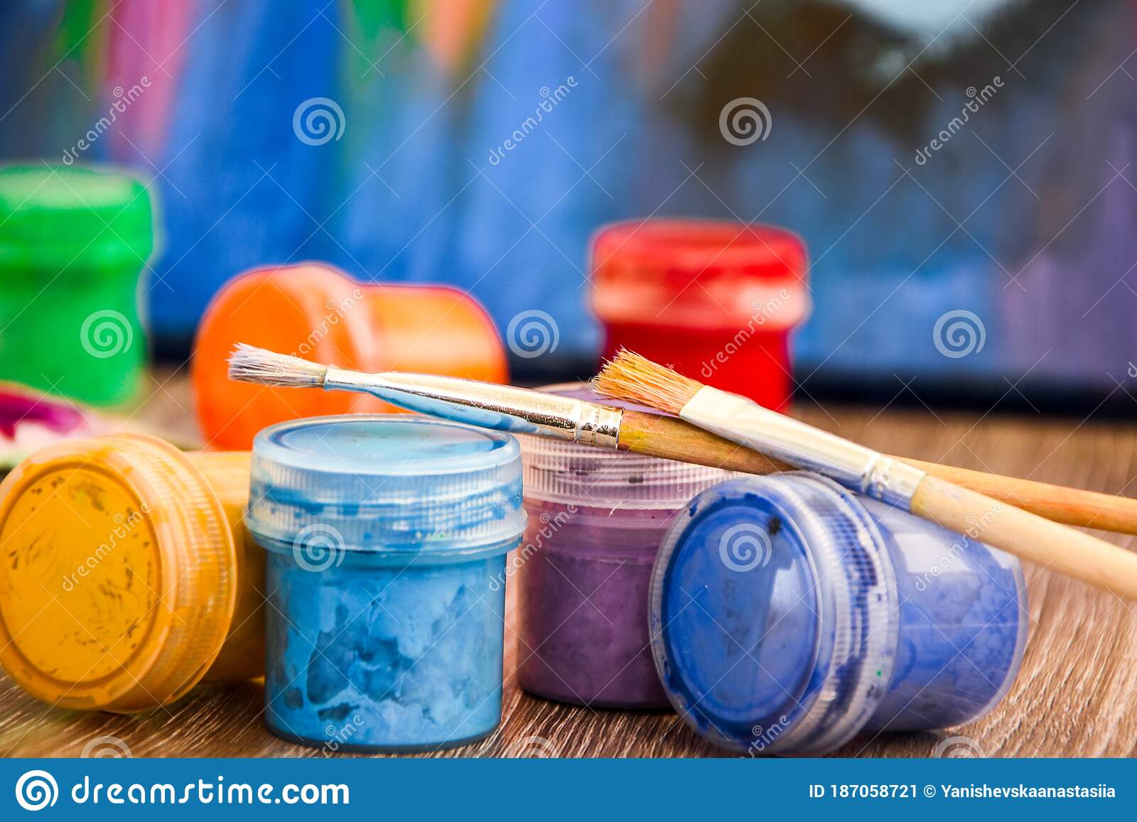 Detail Background Artis Nomer 50