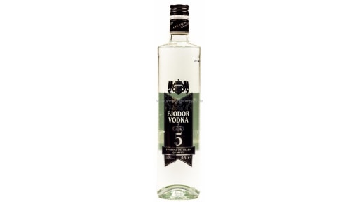 Detail Schwarze Vodka Flasche Nomer 8