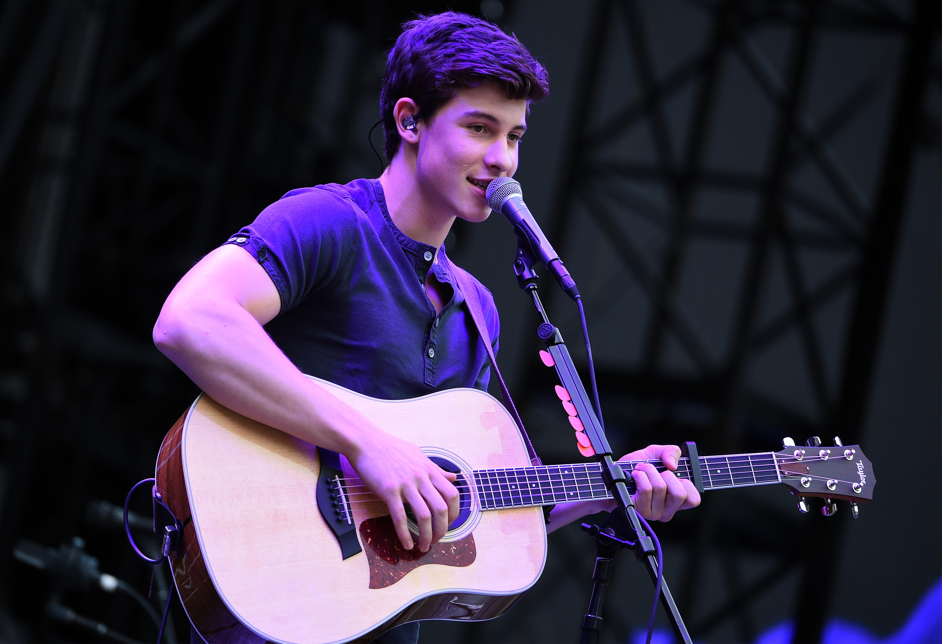 Detail Shawn Mendes Computer Wallpaper Nomer 44