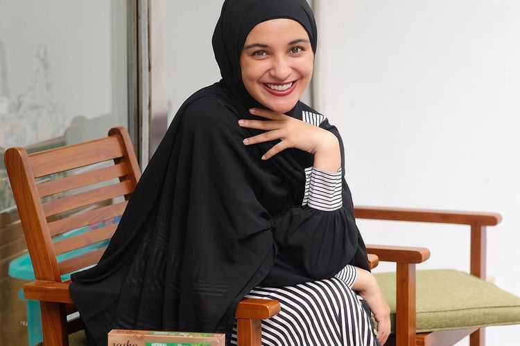 Detail Wanita Cantik Berhijab Syar I Nomer 27