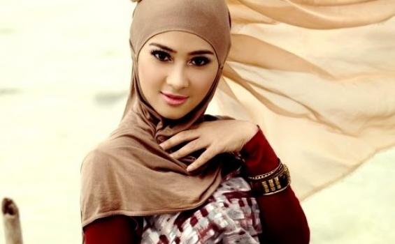 Detail Wanita Cantik Muslimah Indonesia Nomer 27