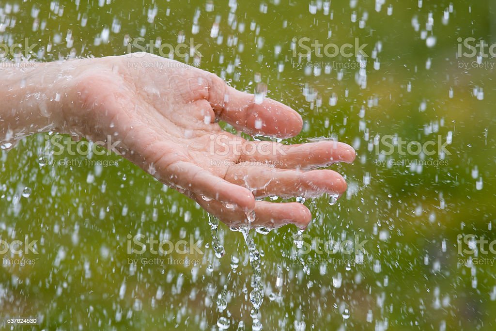 Detail Wanita Dalam Hujan Nomer 42
