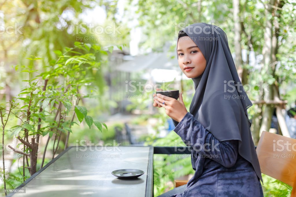 Detail Wanita Hijab Dari Belakang Nomer 41