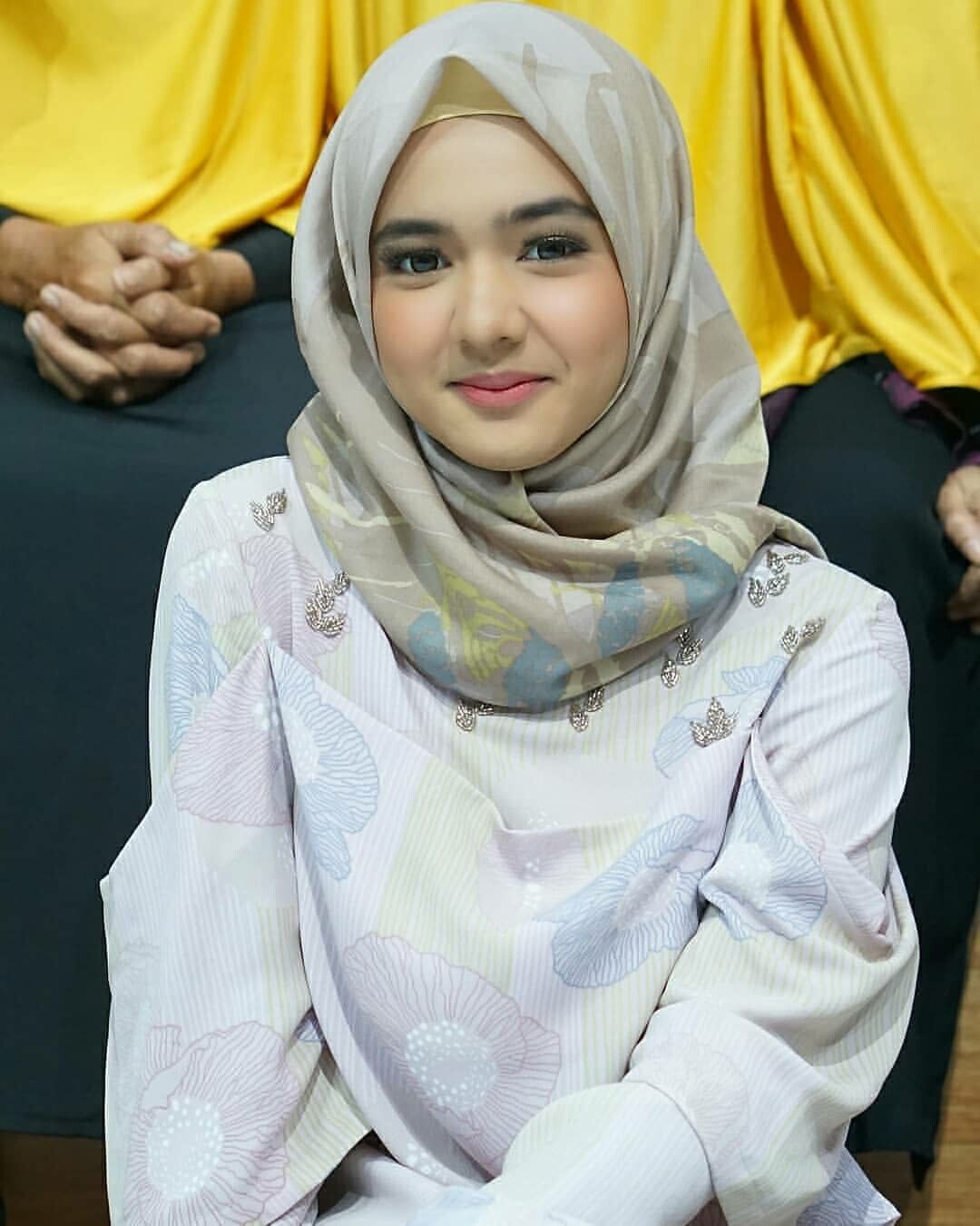 Detail Wanita Hijab Tercantik Nomer 2