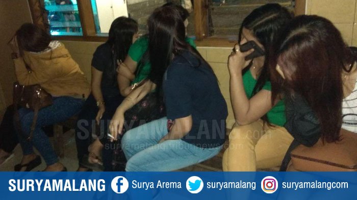 Detail Wanita Kupu Kupu Malam Nomer 22