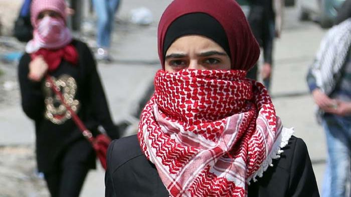 Detail Wanita Palestina Perang Nomer 19