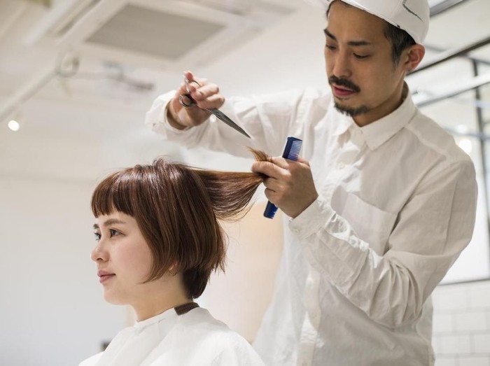 Detail Wanita Potong Rambut Di Tukang Cukur Nomer 20