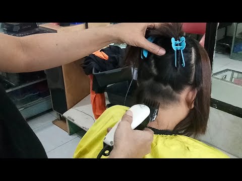 Detail Wanita Potong Rambut Di Tukang Cukur Nomer 4