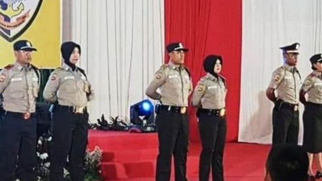 Detail Warna Baju Polisi Lalu Lintas Nomer 52