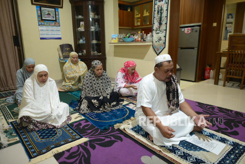 Detail Sholat Di Rumah Nomer 4